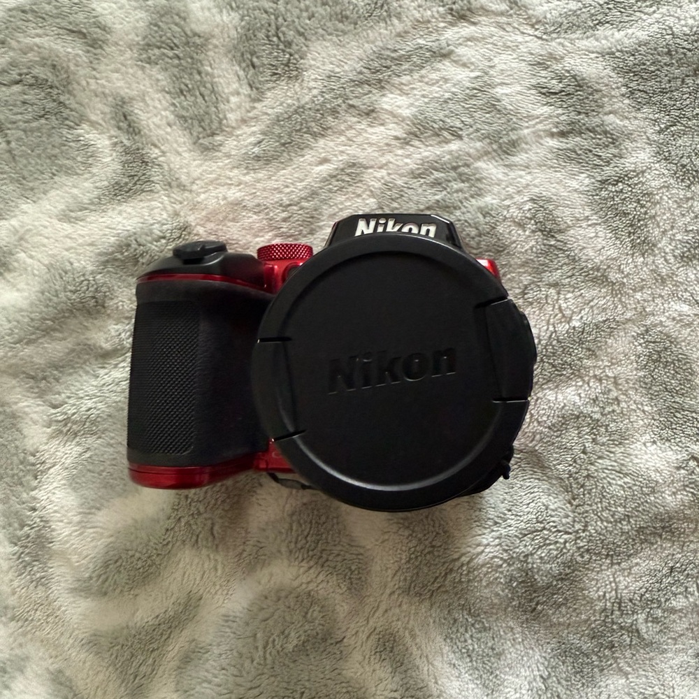 Nikon Scarlet Camera with Ebony Lens Cover